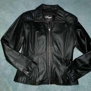 Women's Fitted leather jacket